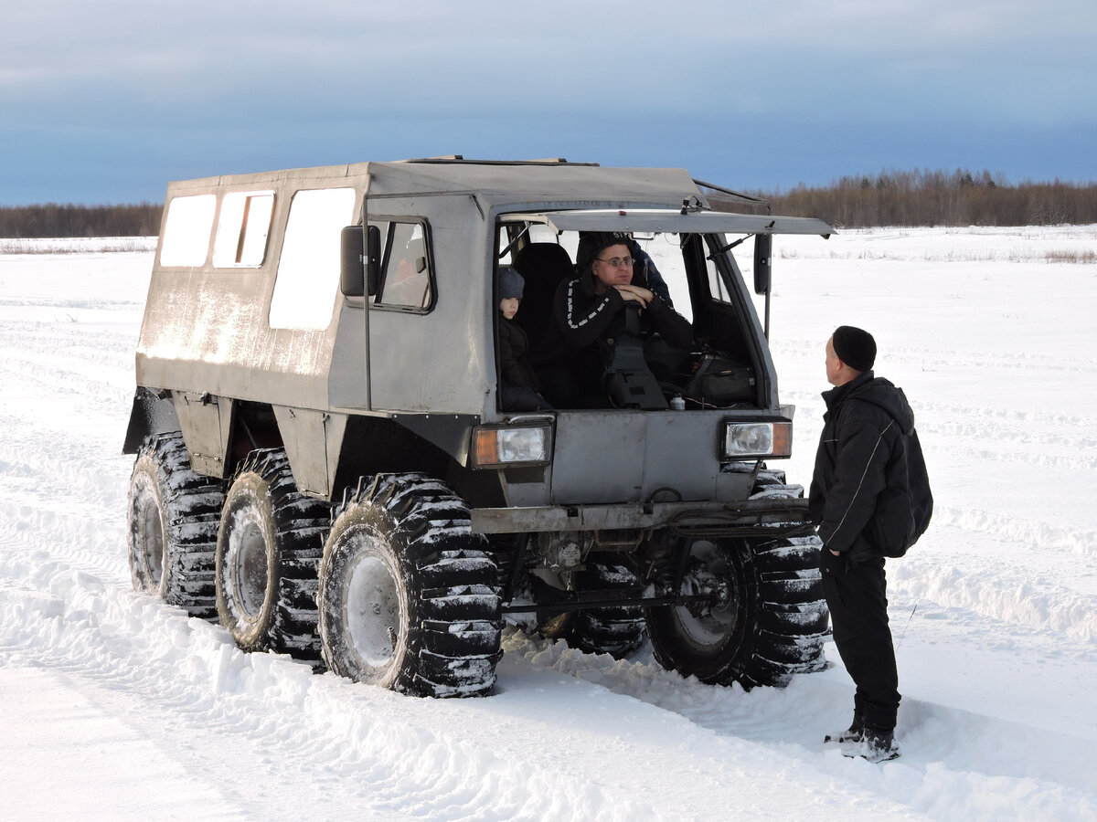 Бортоповоротный мини вездеход 6х6