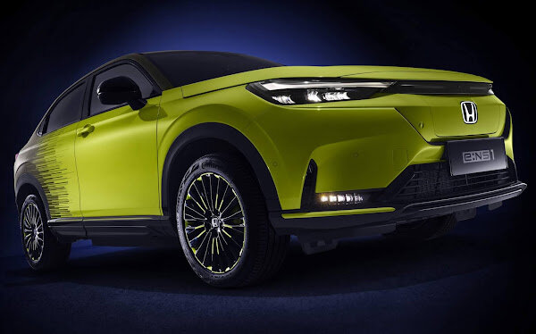 Электромобилей два, но друг от друга они выделяются лишь небольшим декором и деталями комплектаций. Но стоит обратить внимание, что выпуском модели Honda e:NS1 (на заглавном фото) занялось СП Dongfeng-Honda, а Honda e:NP1 встанет на конвейер предприятия GAC-Honda. Соответственно, машины будут продаваться на зарубежные рынки через разные дилерские сети.