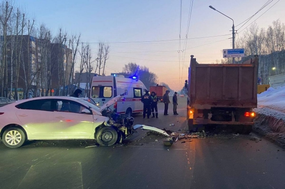    Жительница Томска доставлена в больницу после ДТП с грузовиком