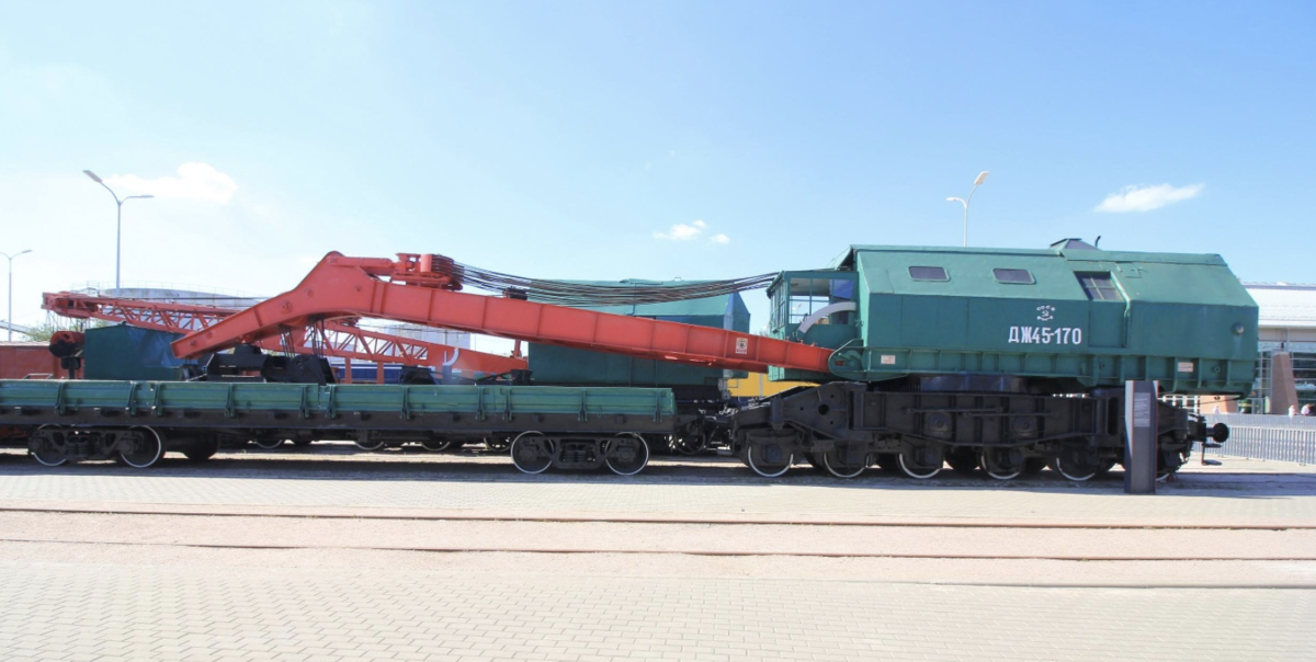 Железнодорожный кран ДЖ45-170 в Музее железных дорог России