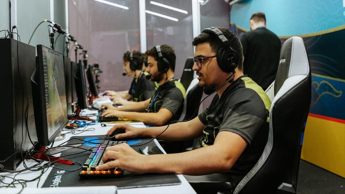 Esports world cup 2024 riyadh masters. Киберспорт. Аммар ATF Ассаф. Мажоры 2023 дота. Рияд Мастерс 2024 игры.