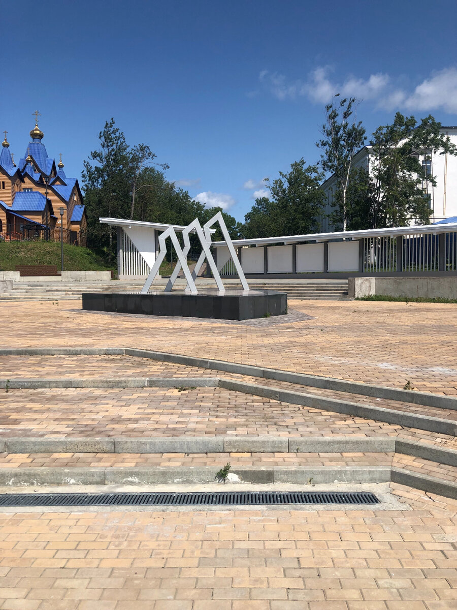 Какой-то памятник не понятный 