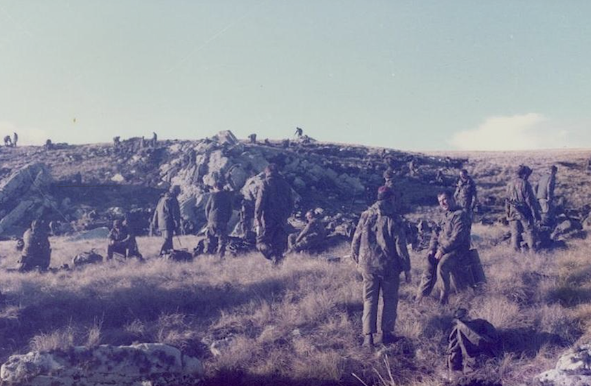 Британские парашютисты на хребте Уайрлес Ридж. 14 июня 1982 года.