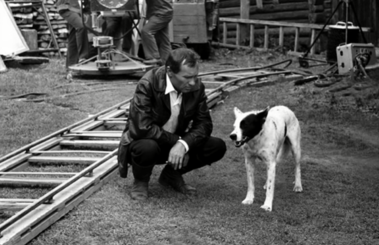 Василий Шукшин на съемках фильма "Калина красная"