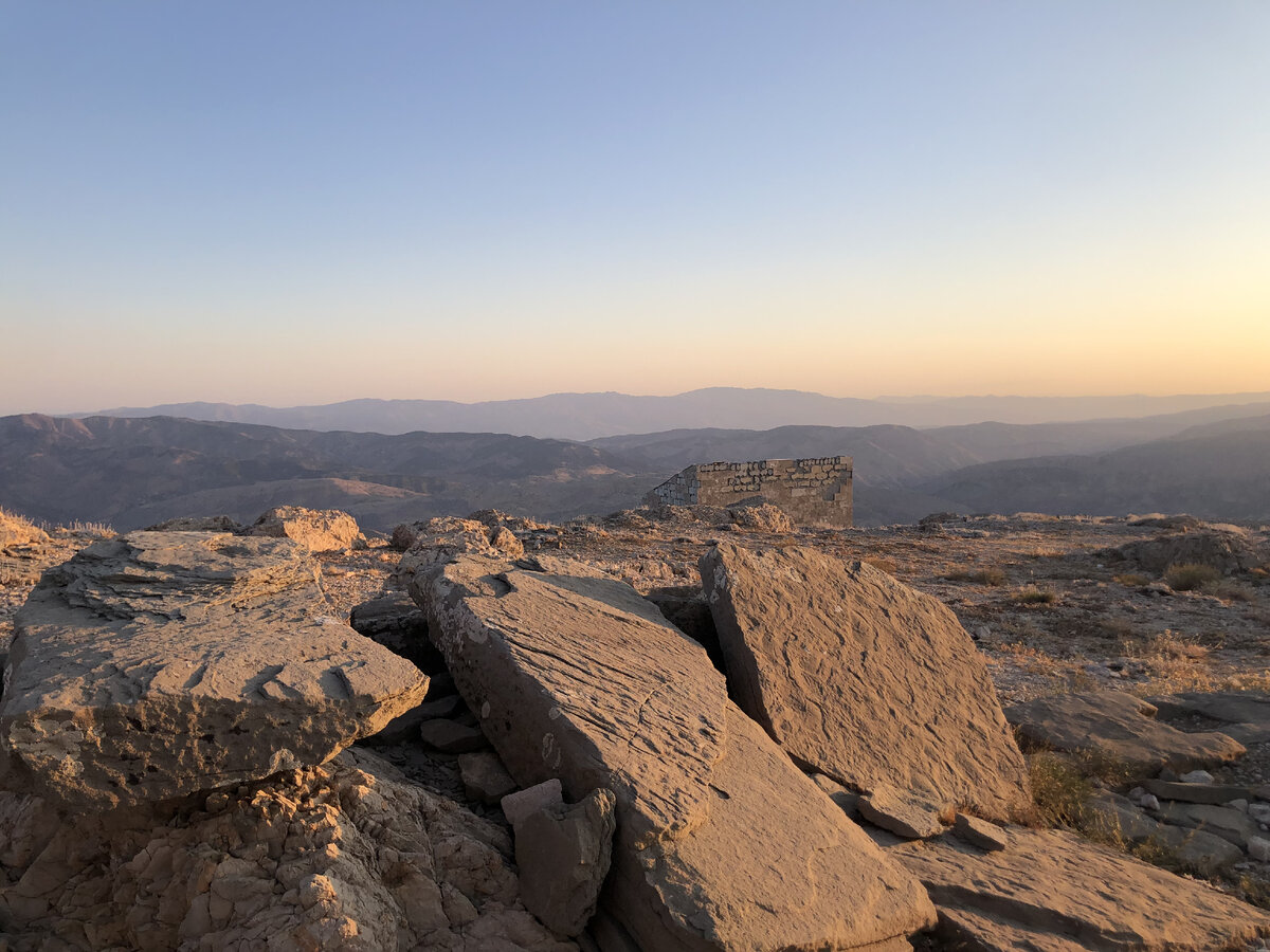 Северная терраса сохранилась хуже всех. А точнее тут ничего не сохранилось.