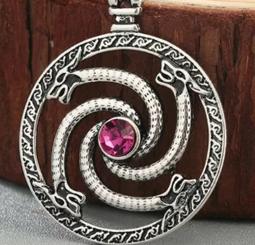 Амулет на притяжение любви Глаз Дракона. Купить на сайте Мастерская удачи. Амулет заговаривается на Ваше Имя. Приносит гармонию в любви, помогает обрести ответную любовь, притянуть желаемого мужчину, наладить семейную жизнь, вернуть мужа/жену в семью. 