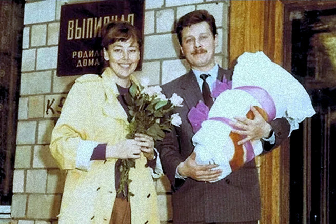 с Владимиром Соболевым и новорожденной Анечкой