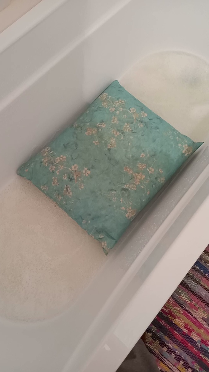 Просвечевают чёрные пёрышки и  тень упала 🙂 Идеи для затеи. 17.01.2022. Краснодар. 