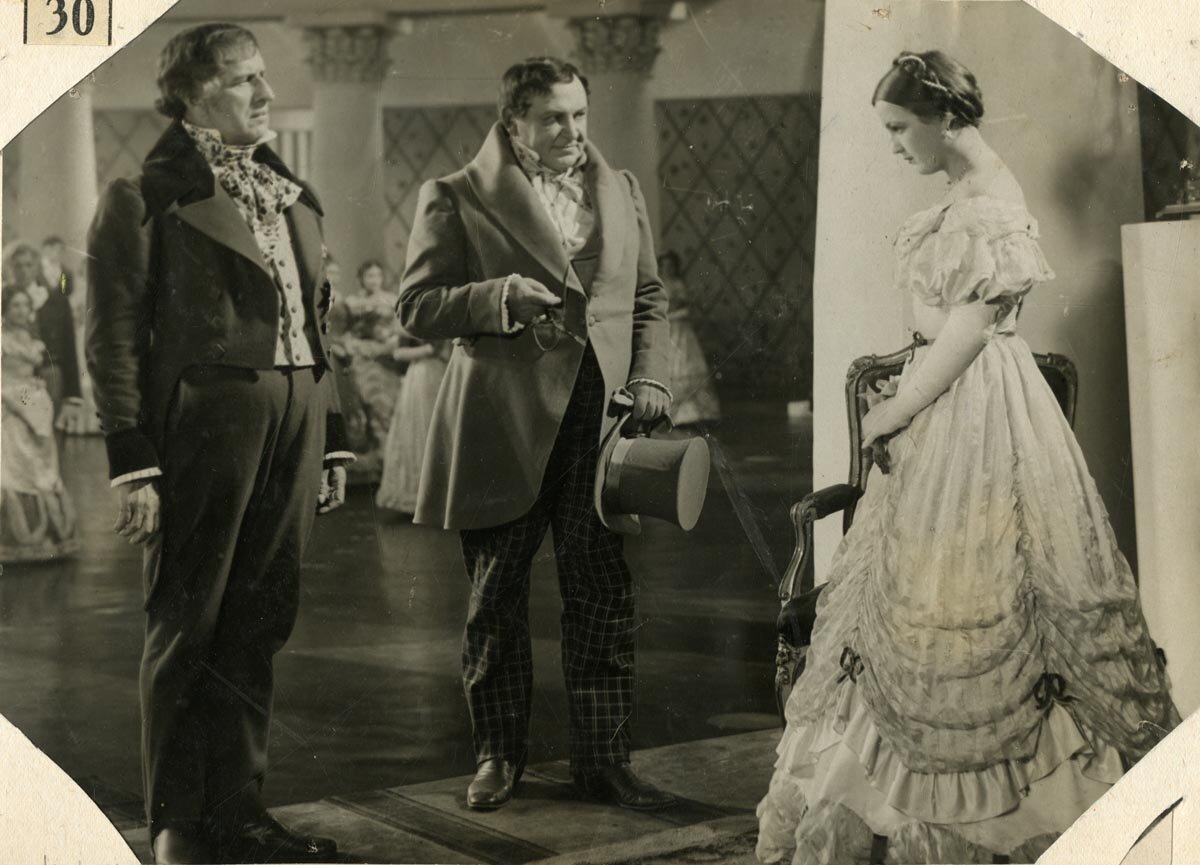 КАДР ИЗ ФИЛЬМА, СНЯТОГО ПО ПРОИЗВЕДЕНИЮ А.С. ПУШКИНА "ДУБРОВСКИЙ"