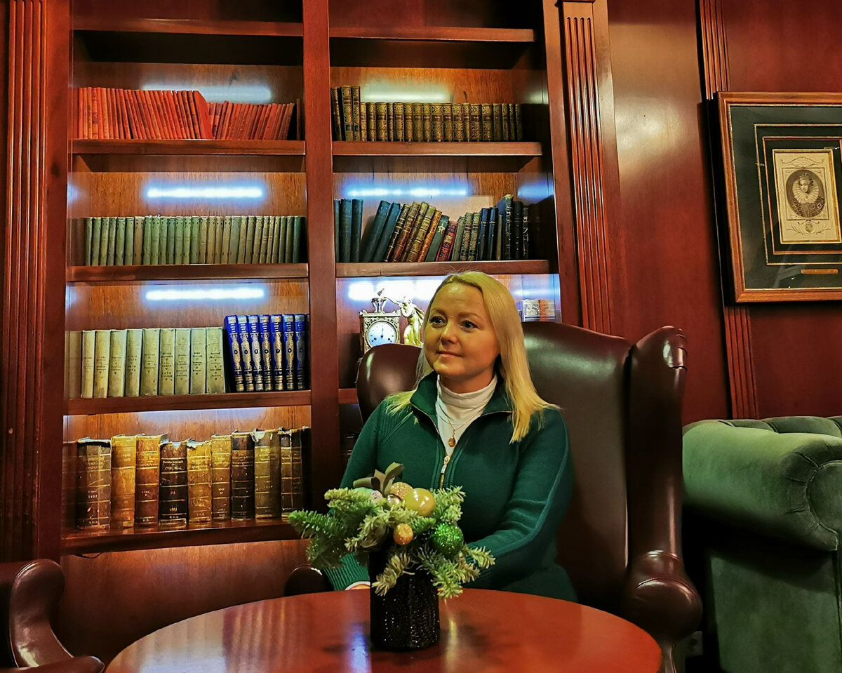 Жанна Швыдкая, писатель, автор книг "Огранка" и "Метаморфоза" декалогии "Гравитация жизни"