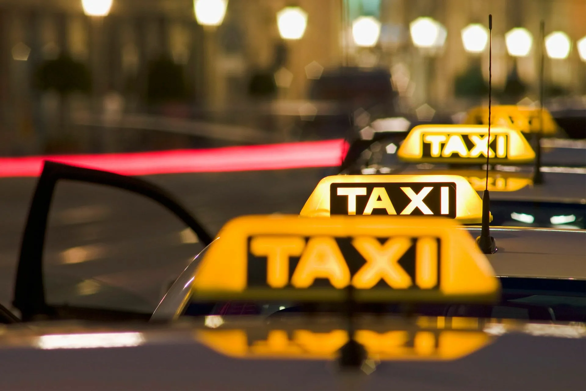Куда лучше устроиться в такси? И где больше платят?