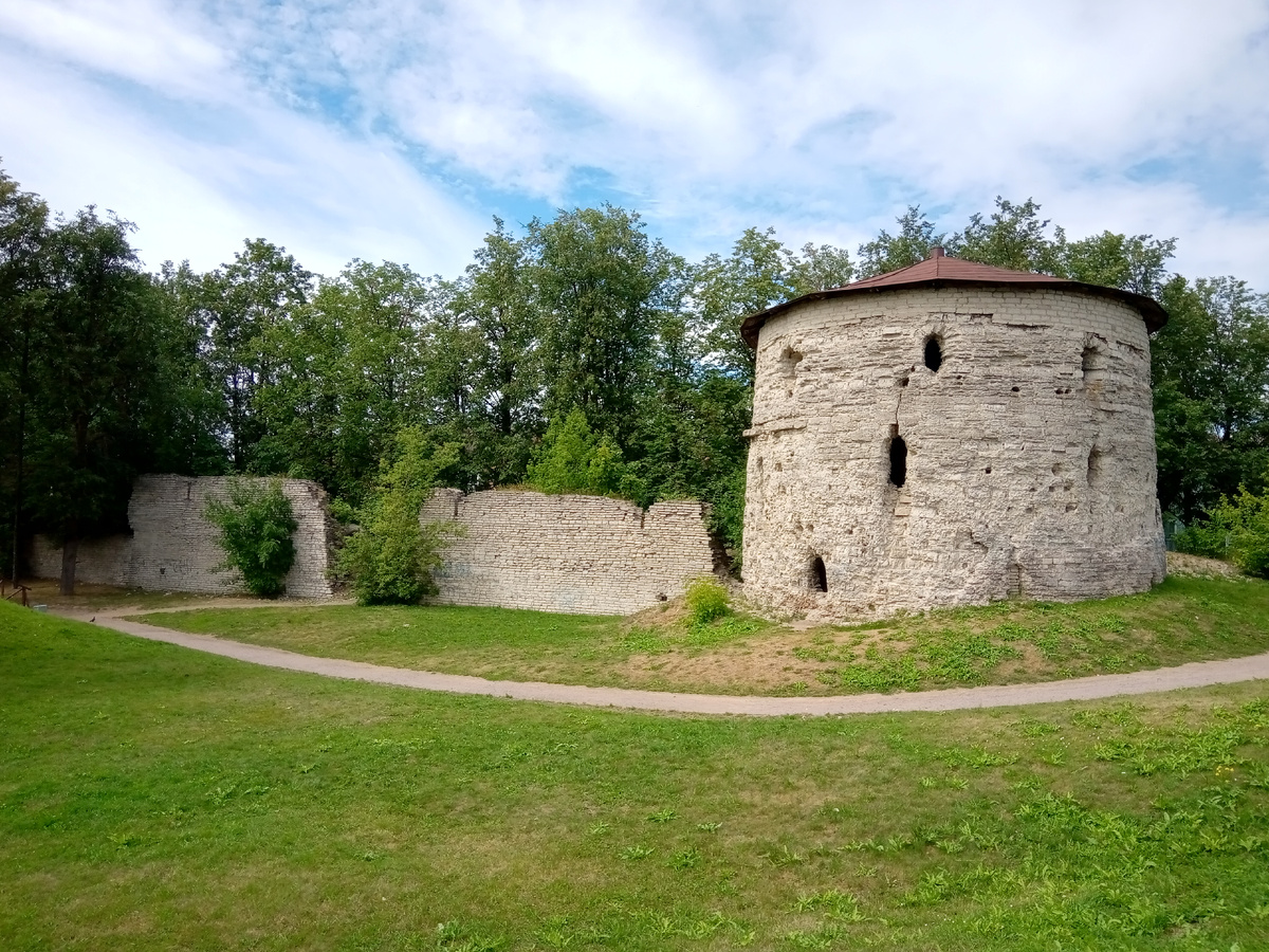 Где-то во Пскове