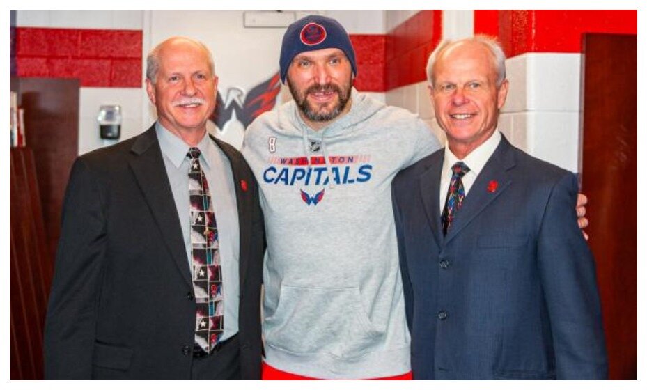    Александр Овечкин встретился с сыновьями Горди Хоу. Фото: соцсети