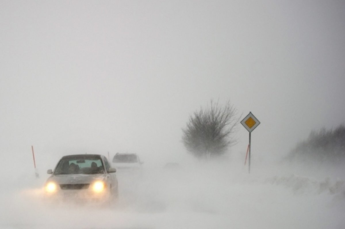    В МЧС назвали 22 самых опасных участка дороги, на которых наибольшая вероятность увеличения количества ДТП в связи с гололедицей.