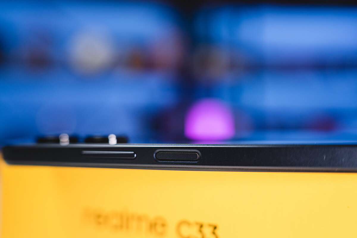 смартфон на столе. смартфон моно. 5 дюйма. Sony xperia zr. смартфон на столике.