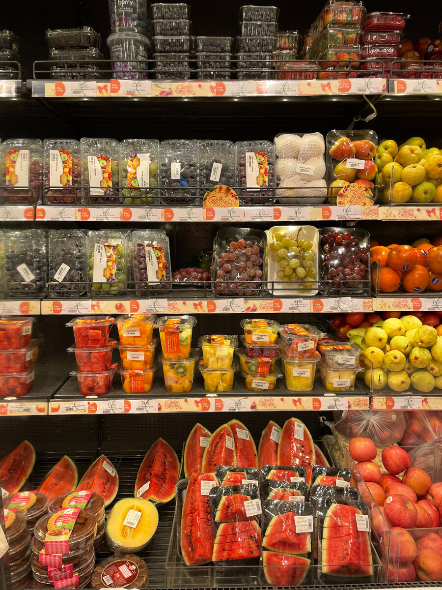 Клубника 4 дирхама (72 руб.)