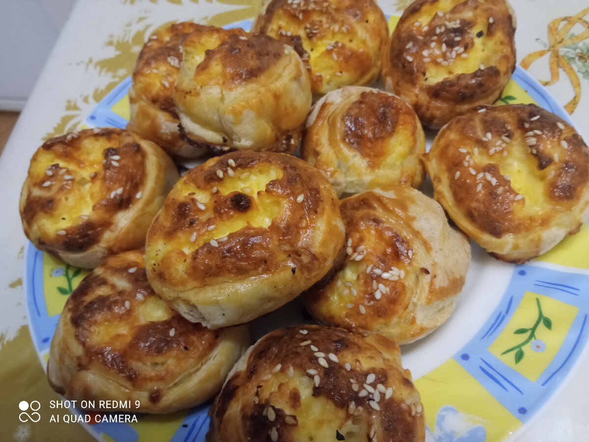 Слоеные булочки с творогом и сыром в духовке. Вкусно, обожают все |  Блогерство на пенсии | Дзен