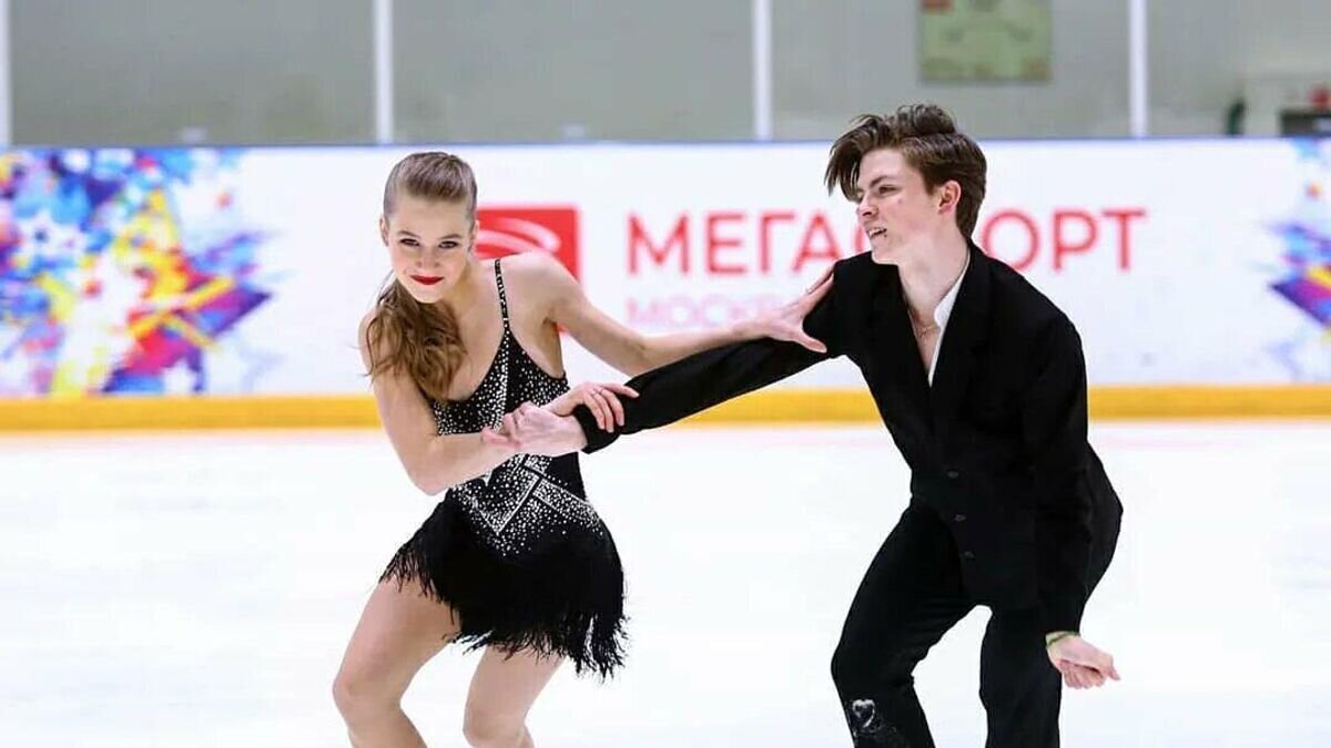    Российские фигуристы Василиса Кагановская и Валерий Ангелопол© Twitter