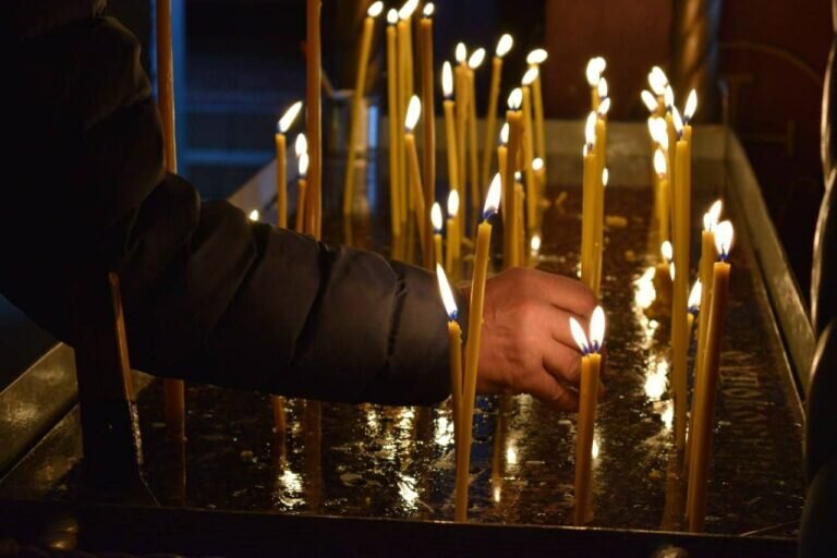    В регионе прошли поминальные службы о погибших в авиакатастрофе рейса «Москва-Орск» Кристина Просвиркина