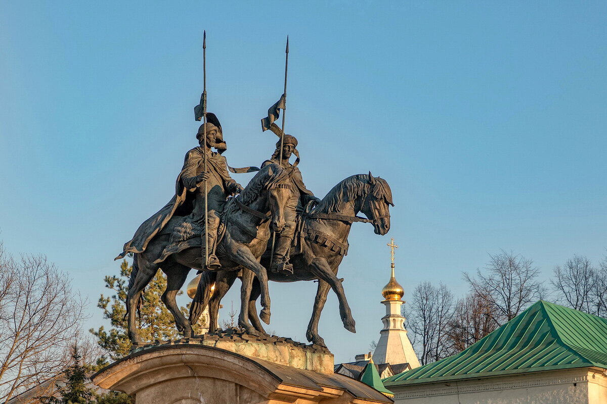 Памятник князьям Борису и Глебу в Дмитрове 