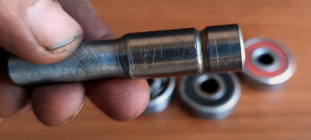      Ось самодельная