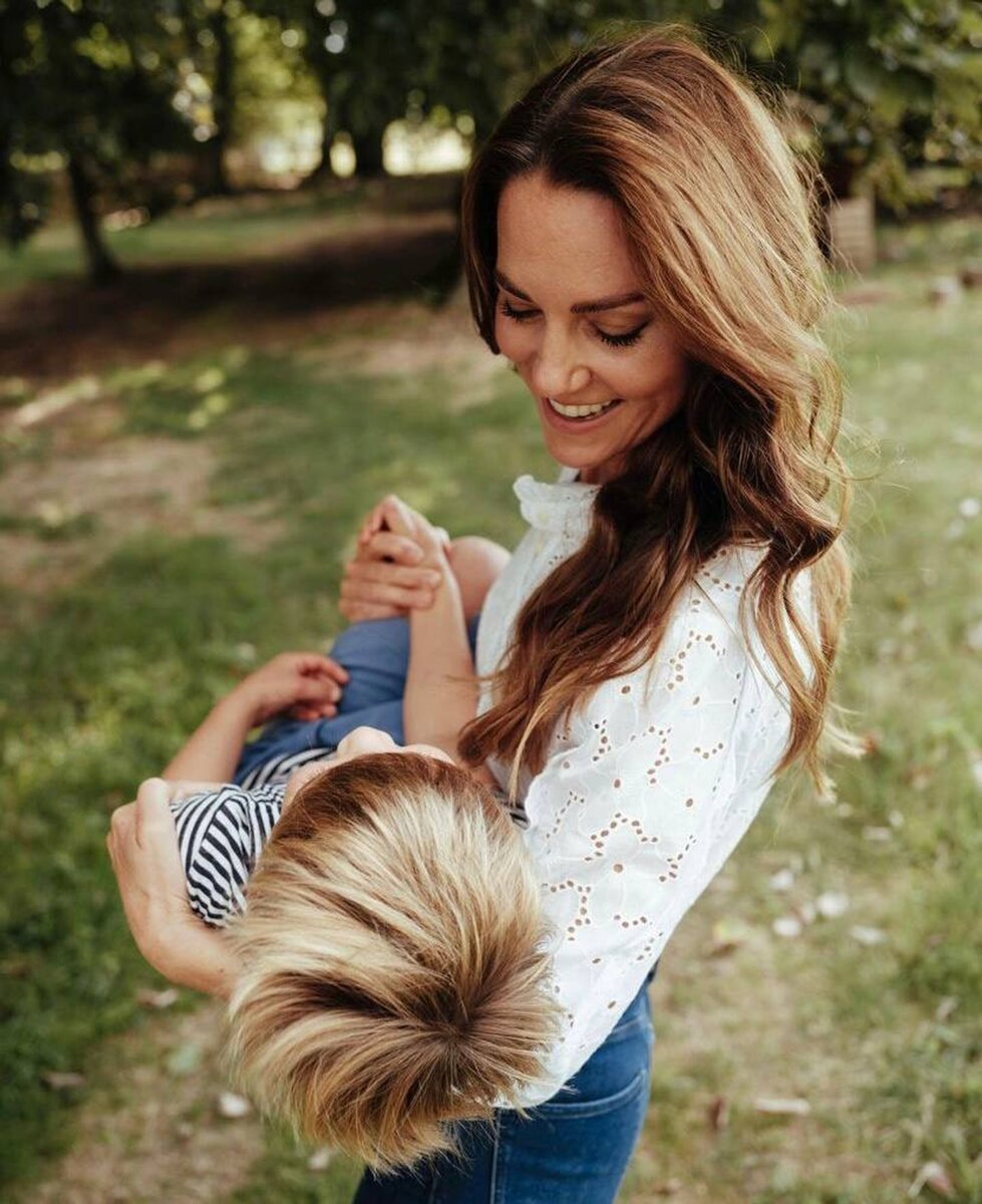    Кейт Миддлтон с младшим сыном, четырехлетним Луи Фото: Инстаграм (запрещен в РФ) @princeandprincessofwales