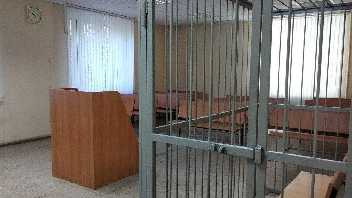     В Сарапуле на скамье подсудимых оказались девять организаторов незаконных азартных игр. Преступный бизнес принес им доход более 1,4 млн рублей.