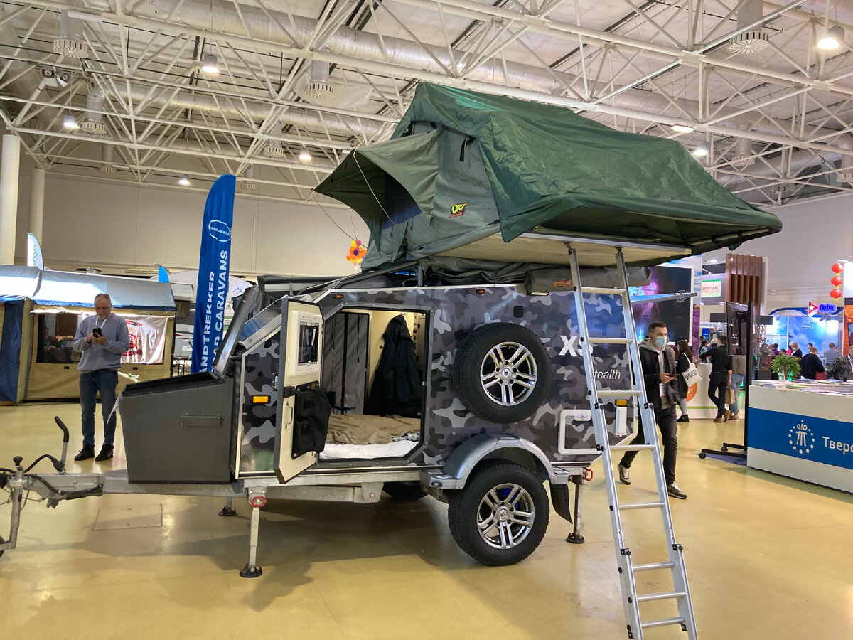 Пожалуй, будь у меня такой автодом за пару миллиончиков и инфраструктура по всей России для него - это был бы лучший выход. Но ни миллиончиков, ни инфраструктуры. Фото автора.