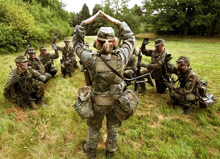 Подготовка новобранцев батальона поддержки в Германии - Фото: TASS