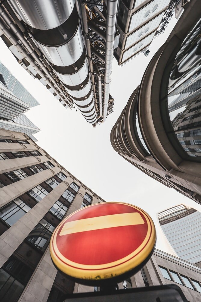 https://unsplash.com/ "Города"