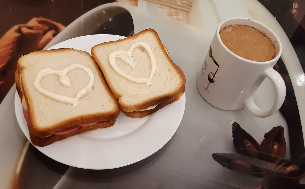 Вкусный завтрак с любовью для себя