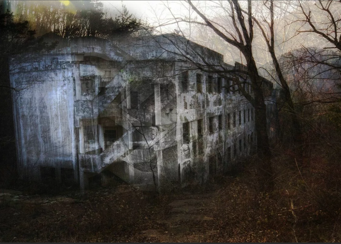  В жизни есть по настоящему две важные вещи. Важно оказаться в нужный момент, в нужном месте. И наоборот- не дай бог вам оказаться там где не надо, тогда когда не надо. Цепочка случайных событий приводит к гибели компанию друзей, выбравшихся за город на уикэнд и случайно свернув не на ту дорогу в лесу. 
