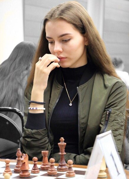 поздравлять девушку которая ушла с 8 марта