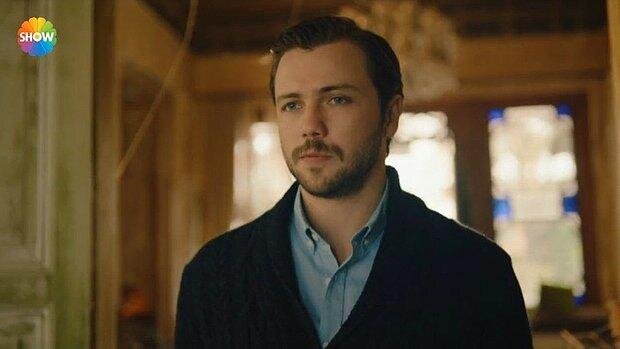 кадр из сериала "Отец"