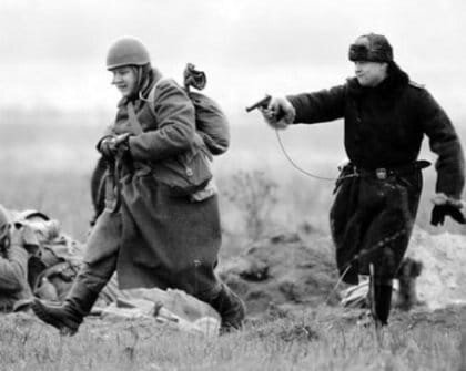 Почему-то именно так рисуется образ офицера НКВД