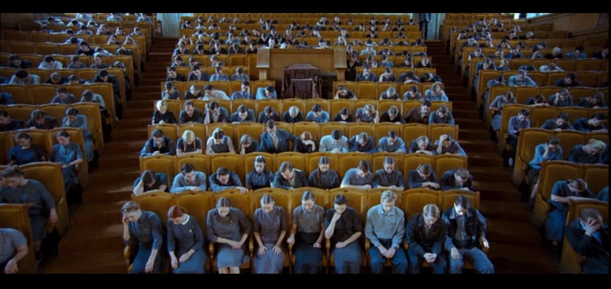 Фрагмент из фильма "Стиляги". Комсомольское собрание.