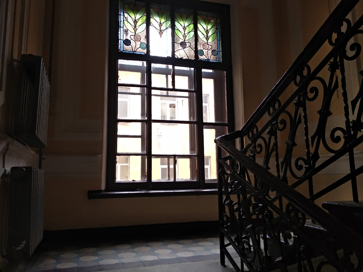 Парадная. Доходный дом М. В. Захарова  