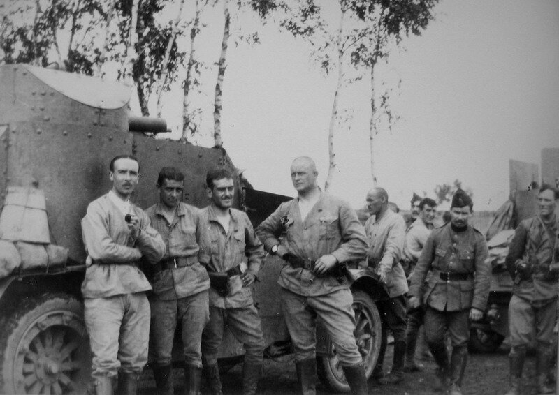 Бельгийский бронедивизион и Констант Ле Марин. Источник фото: https://kamajuki.livejournal.com/109843.html