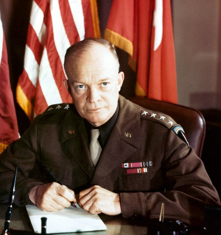 Генерал Эйзенхауэр во время войны. Общественное достояние