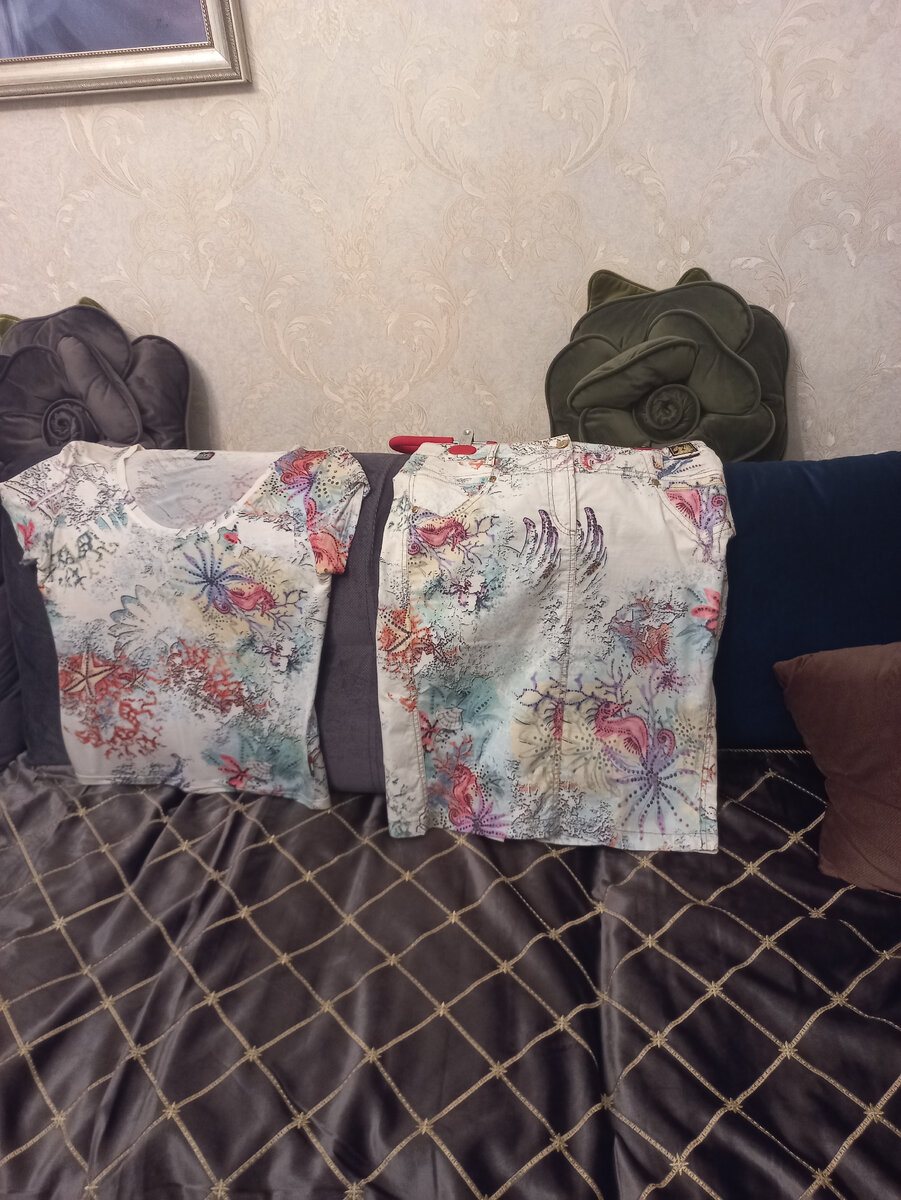 Тоже нравится этот костюм. Я надевала его, и не раз. В этом году, пока ещё не надела его.