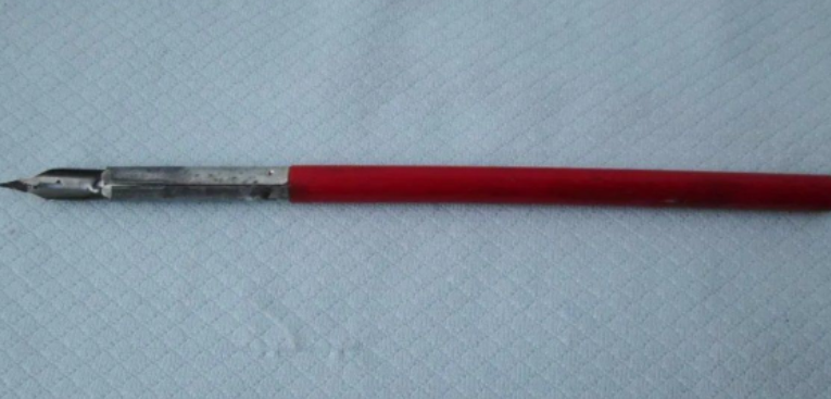 Деревянная перьевая ручка