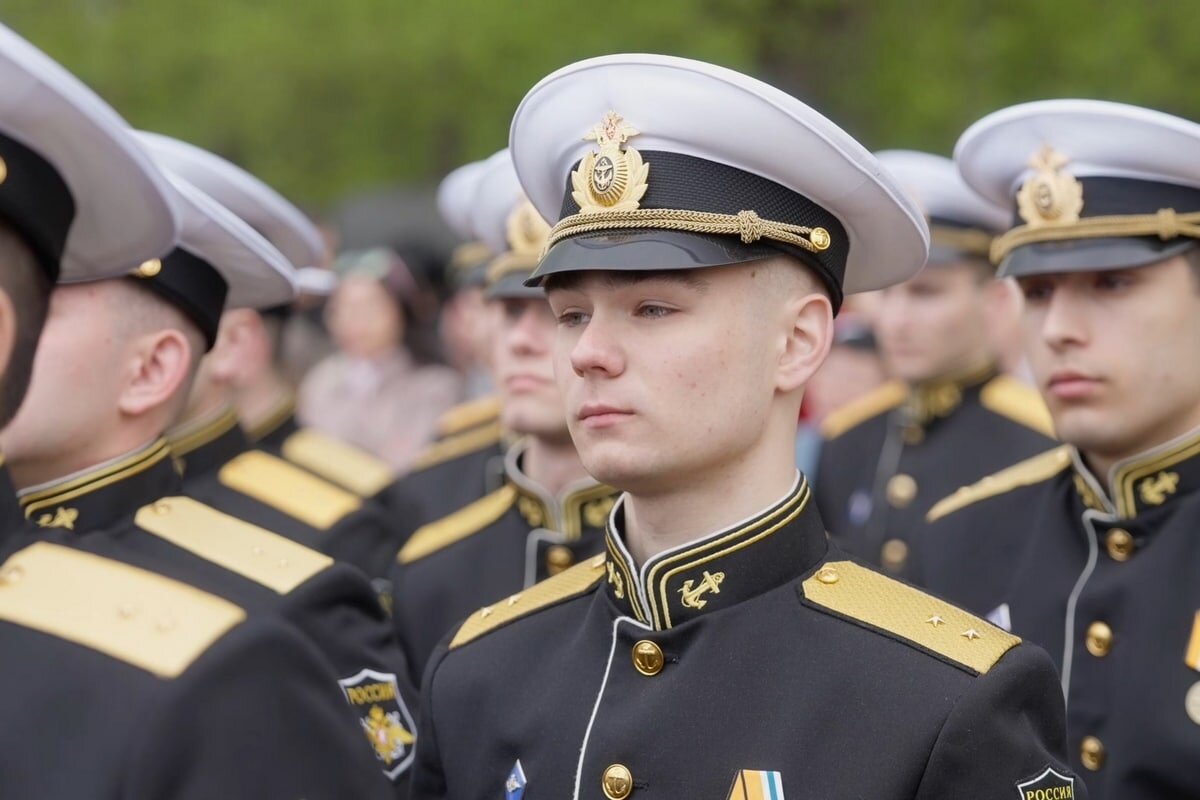 Мичмана. Фото от пресс-службы МО РФ.