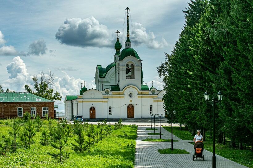 Храм во имя пресвятой троицы. Колывань храм Святой Троицы.