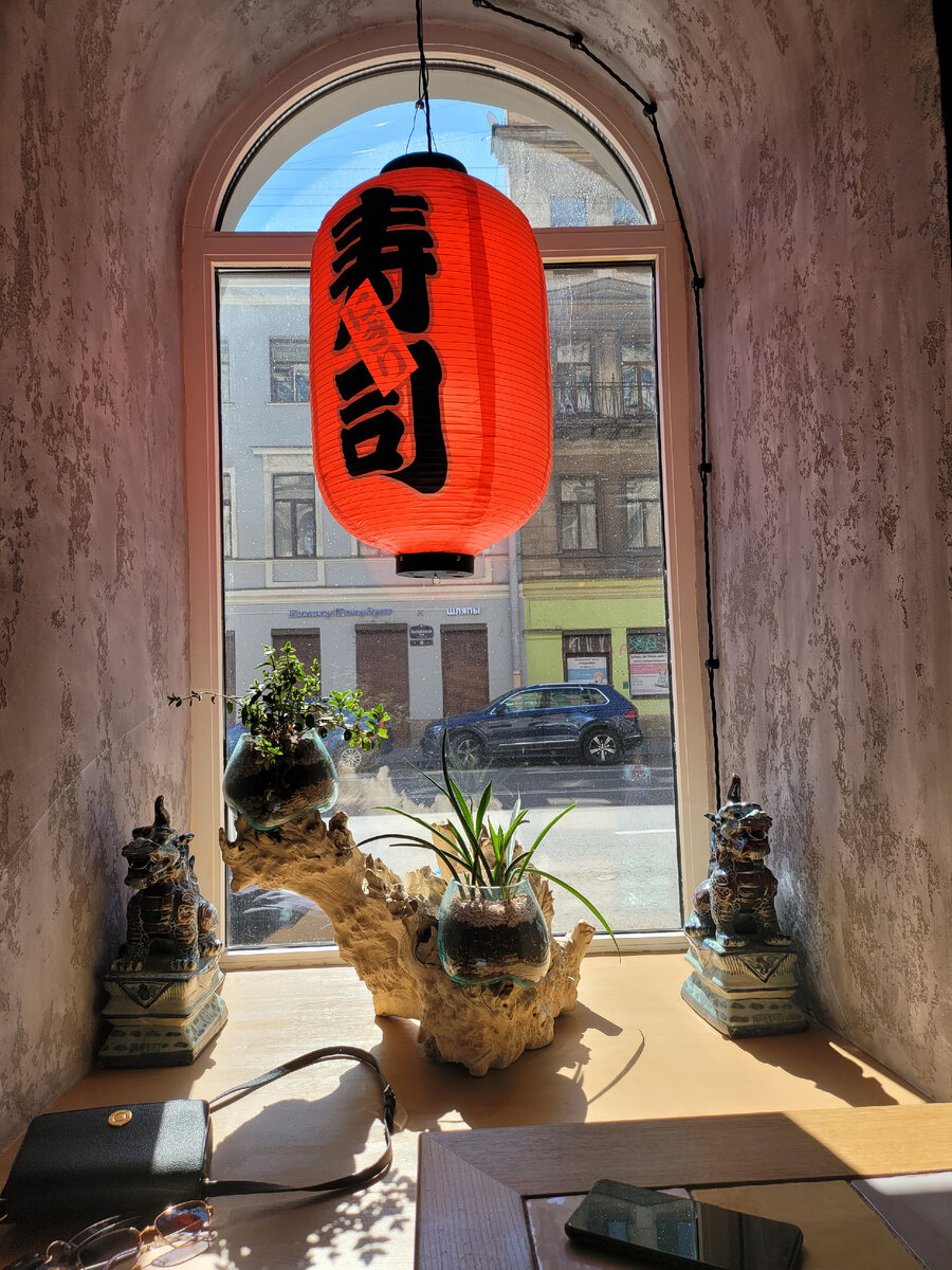 Очень атмосферный интерьер)