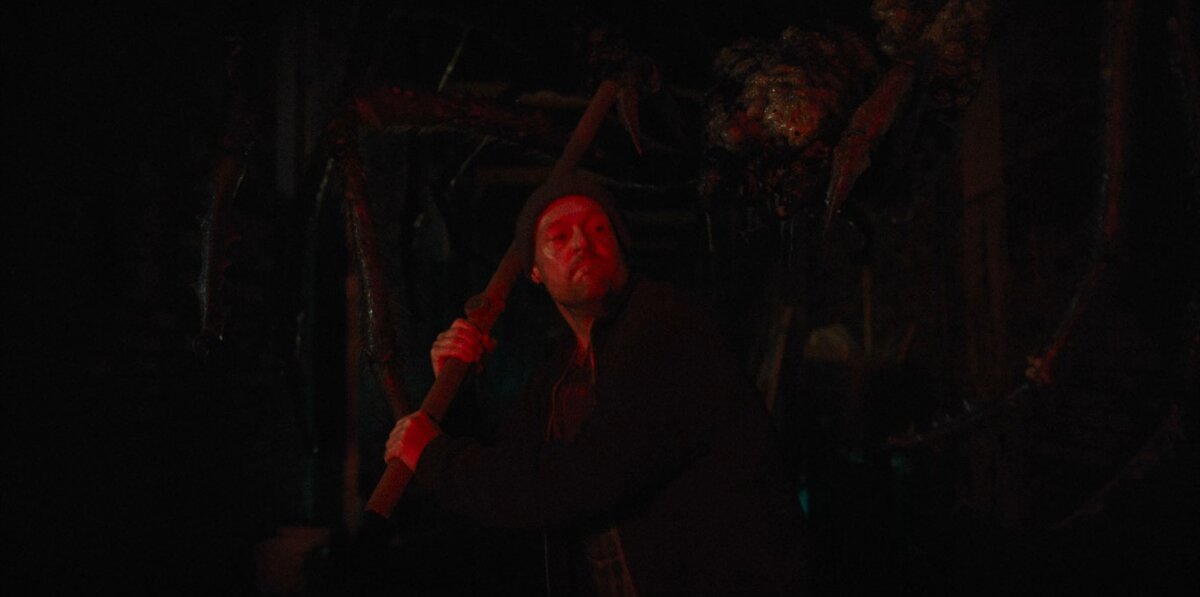 простите, не мог не поставить на обложку - настолько комичный кадр получился