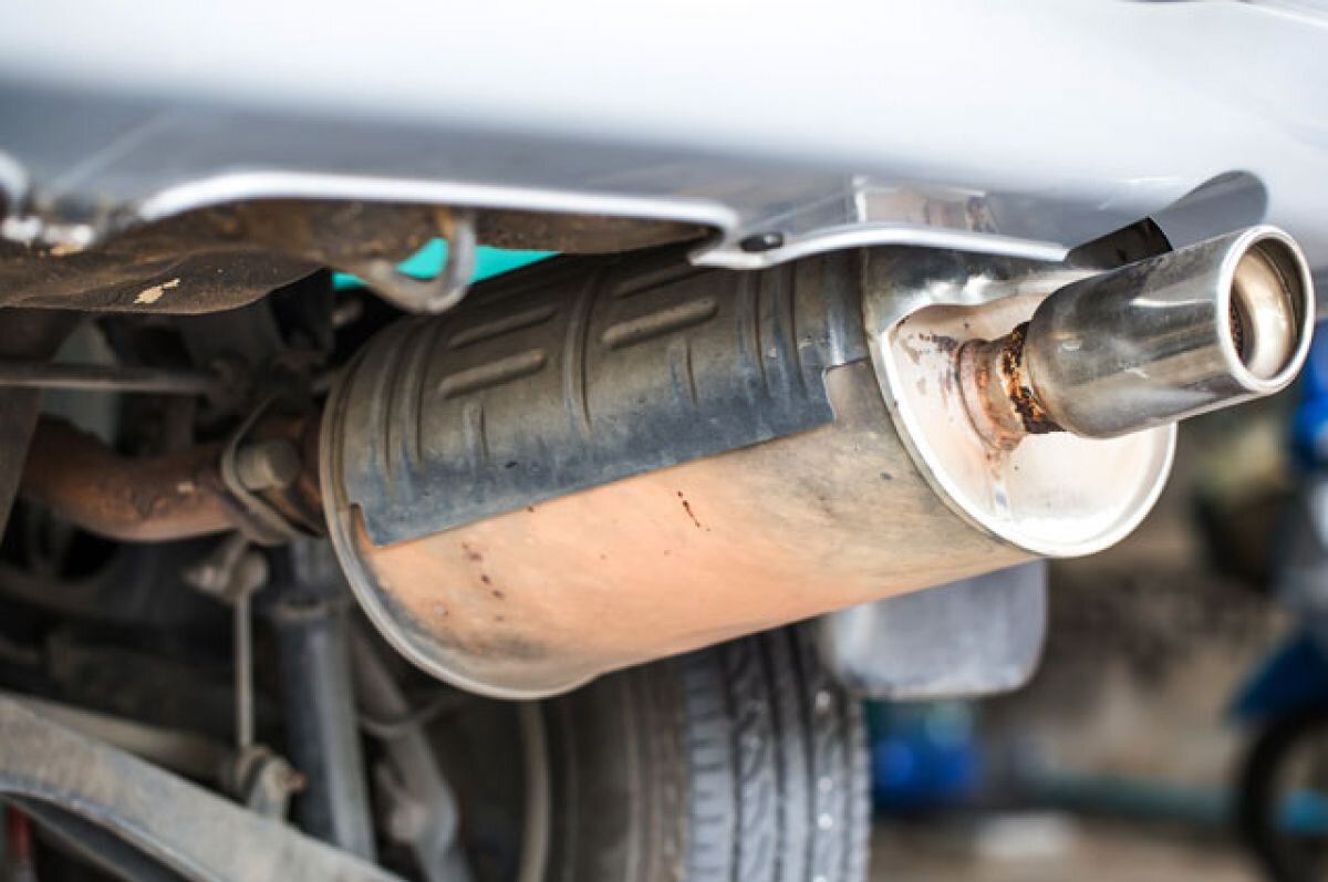 почему выхлопная труба. почему выхлопная труба. вода из глушителя. вода в выхлопной трубе автомобиля причины. чёрная сухая сажа в выхлопной трубе ваз 2110 8 кл 1.