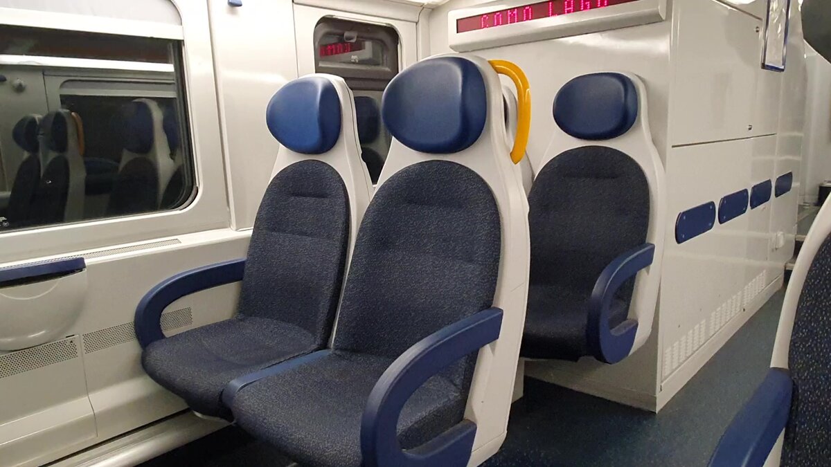 Поезд Trenord на котором мы ехали из Милана в Комо.