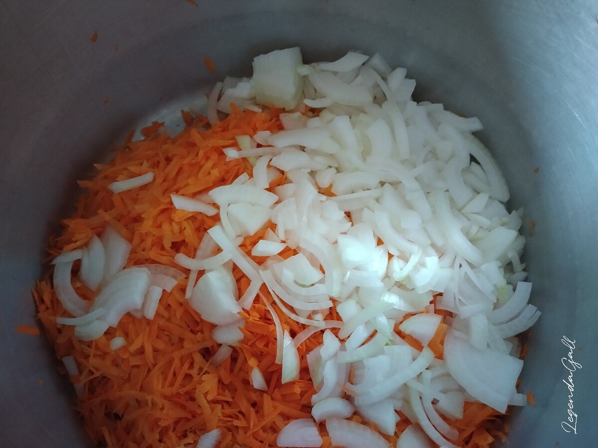 Порезала четвертькольцами ))