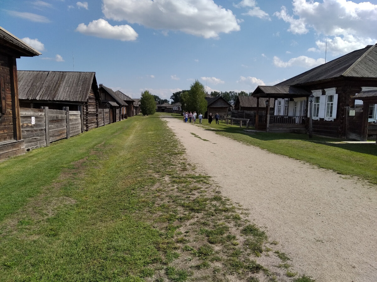 Музей-заповедник "Шушенское", воссозданный в образе сибирской деревни конца XIX века