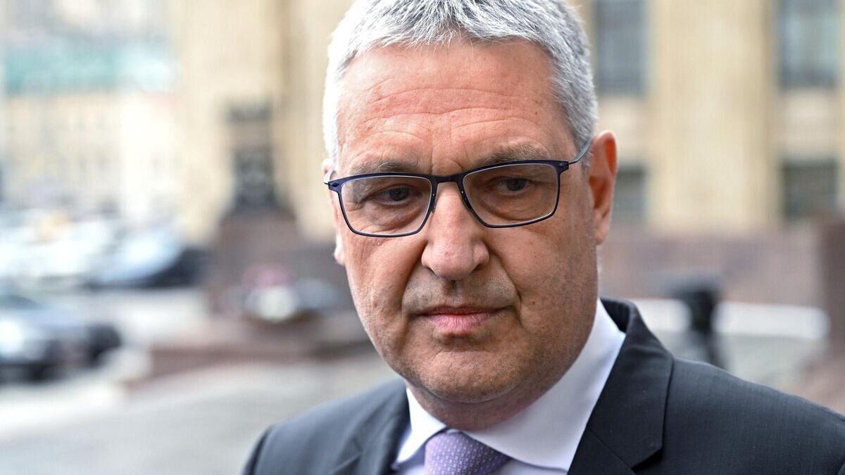    Посол Европейского союза в России Маркус Эдерер у здания Министерства иностранных дел РФ в Москве.© РИА Новости / Григорий Сысоев